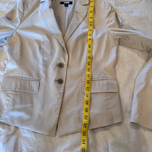 Ann Taylor Two Button Blazer, size 4, Career Wear, Staple, Preppy, Professional - Picture 9 of 10